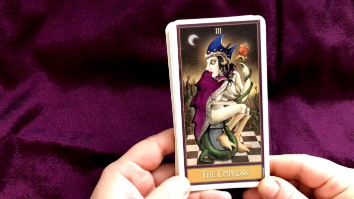 boi-bai-tarot-the-empress-deviant-moon-2